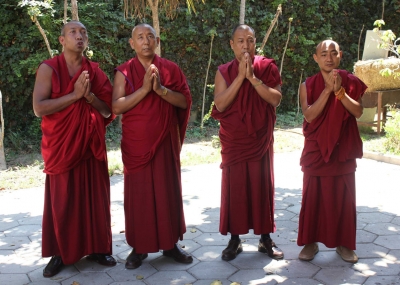 monjes_tibetanos_1.jpg
