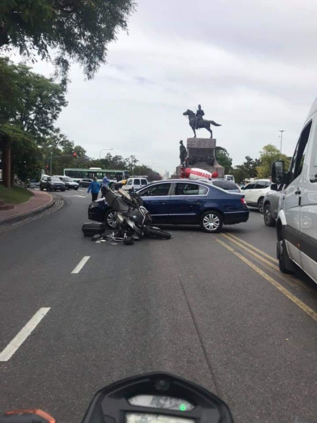 bmw vs passat.jpg